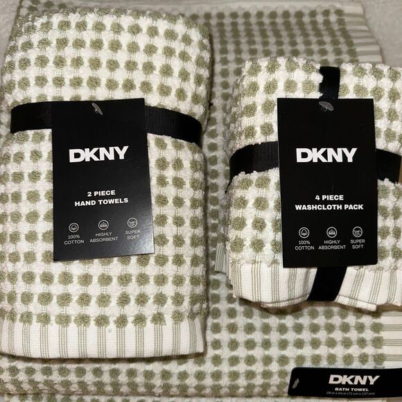 DKNY Bath Towel Set Green White Pattern 8 Pieces Total NWT - Picture 2 of 7